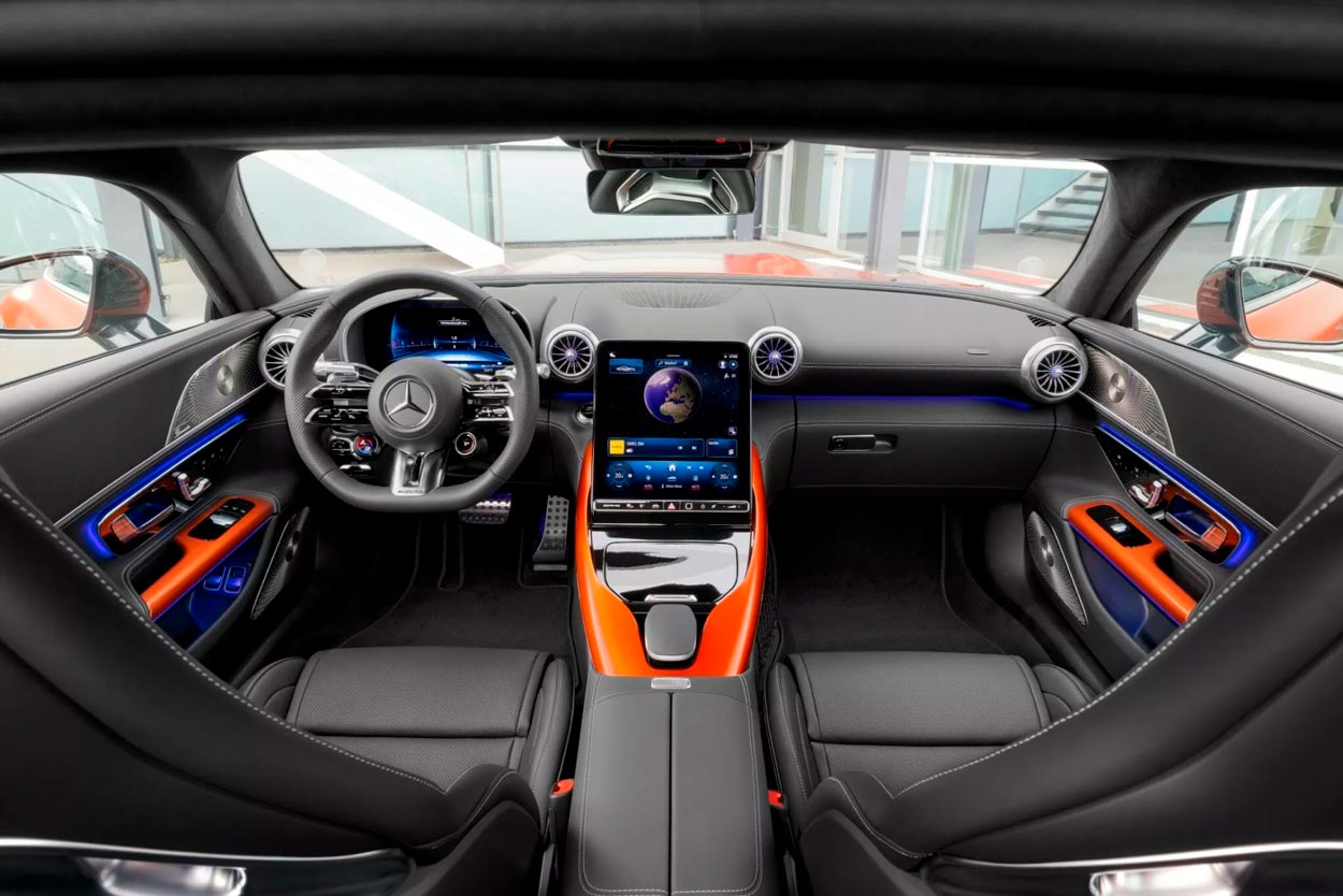 Салон Mercedes-AMG-GT-63-S-E-Performance-2025