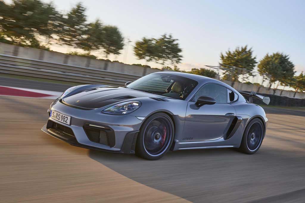 Спорткар Porsche_Cayman_GT4_RS_2022