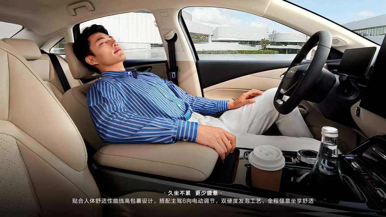Wuling Xing Guang: гибридный седан из Китая за 12 550 долларов