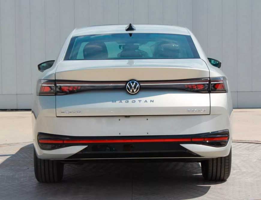 Седан VW Magotan 2025 для Китая тесно связан с европейскими VW Passat Variant и Skoda Superb