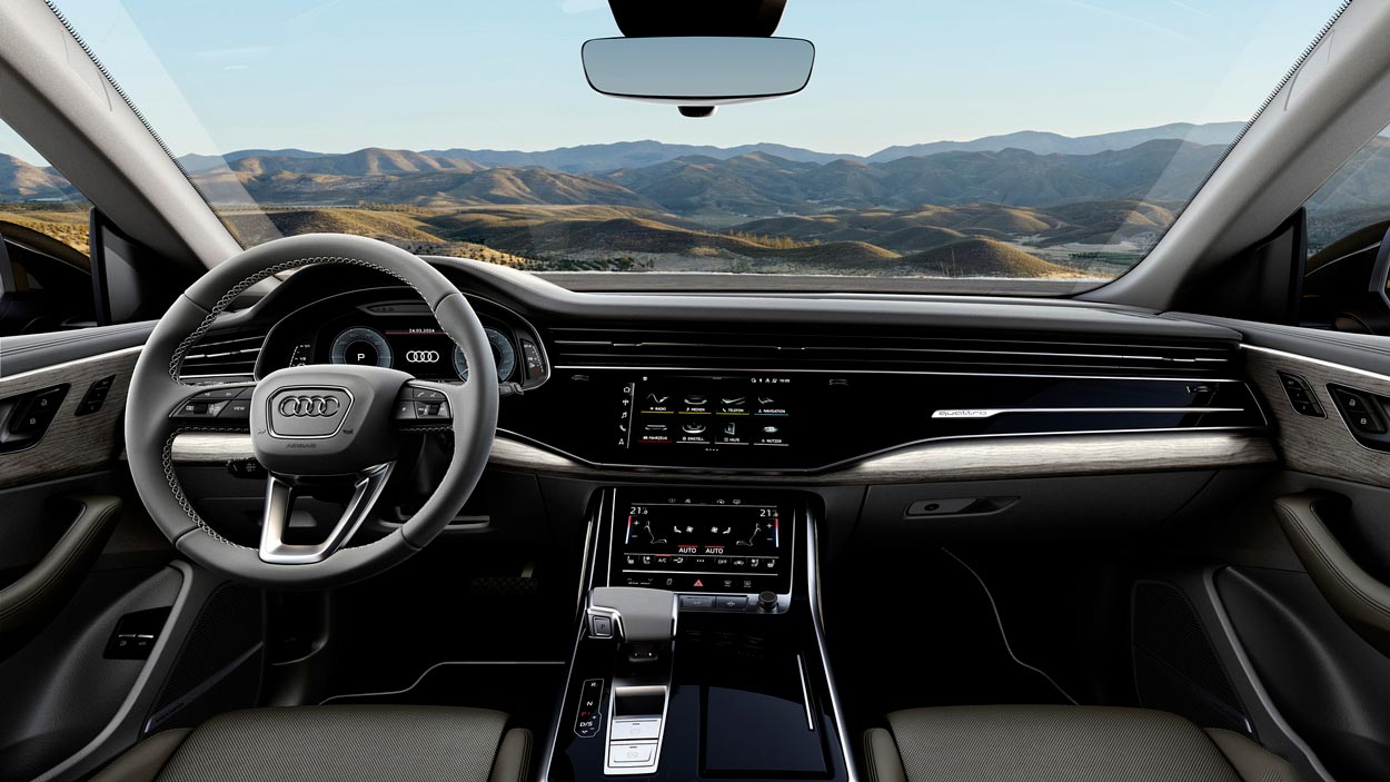 Салон Audi-Q8-TFSI-e-2025