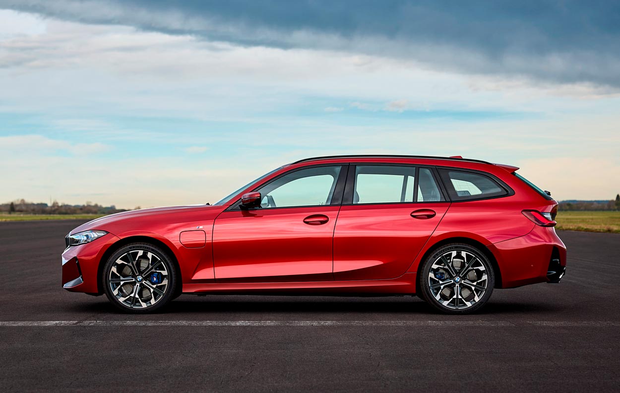 Обновленный BMW 3 Series Touring 2025 шестого поколения