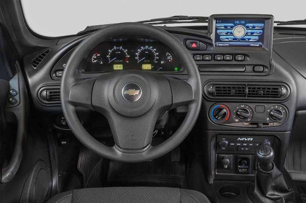 Внедорожник Chevrolet Niva 2019-2020 с мультимедийной системой