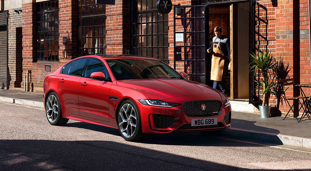 обновленный седан Jaguar XE 2019-2020