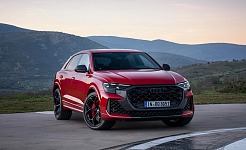 Внедорожник Audi_RS_Q8_2025
